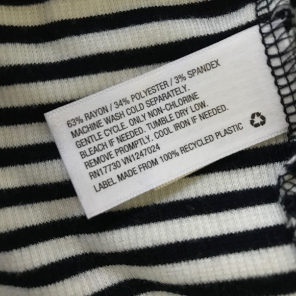 Adorable Off the Shoulder Black & White Top! - Picture 3 of 3